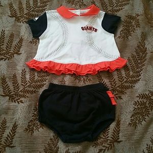 ***SOLD***Majestic SF Giants baby girl 6/9 outfit